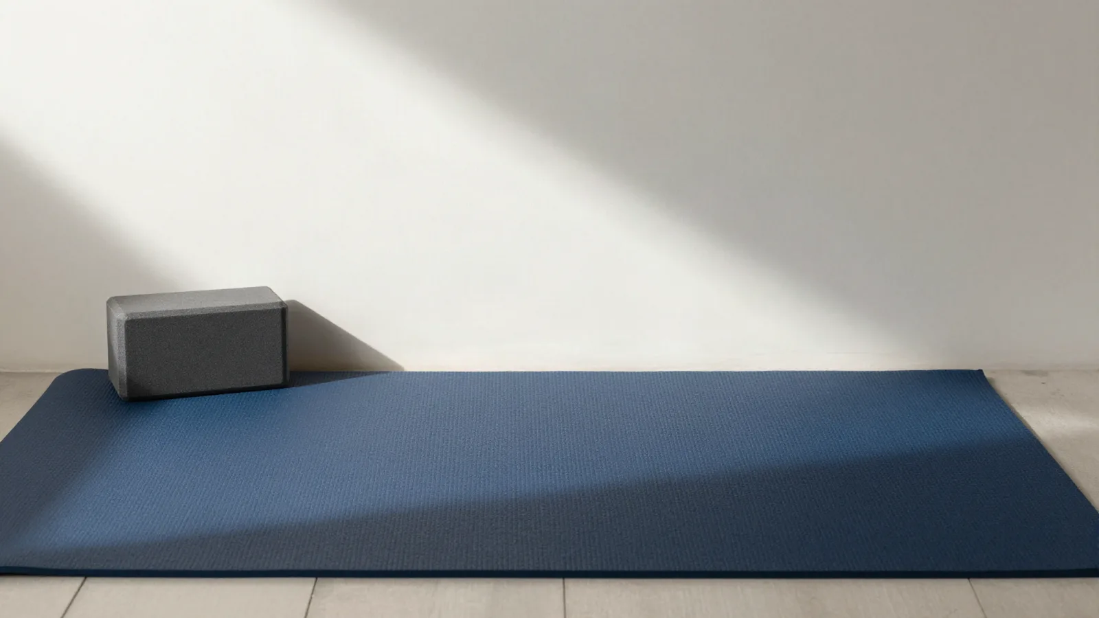 Espace préparé pour pratiquer le gainage latéral à domicile